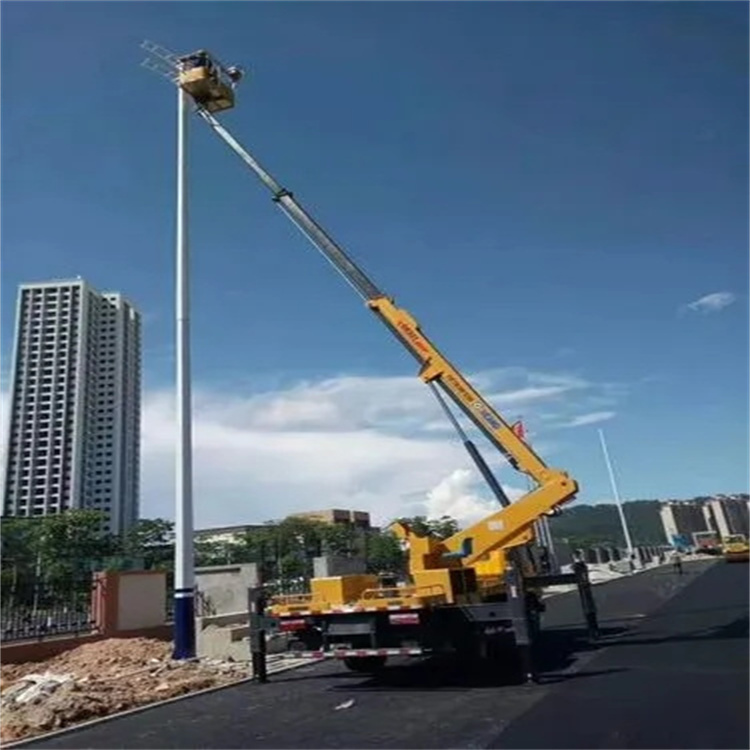 后湖管理区维修路灯的曲臂升降车出租