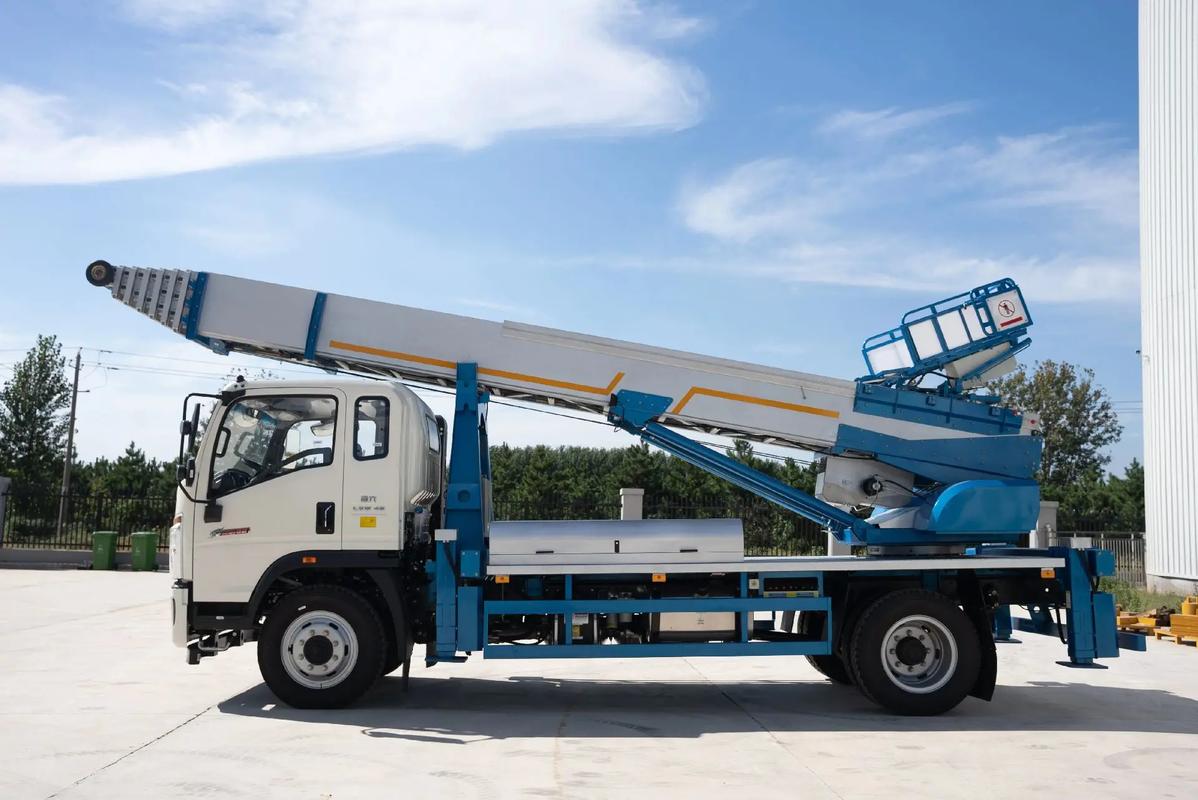 后湖管理区云梯上料车租赁费用