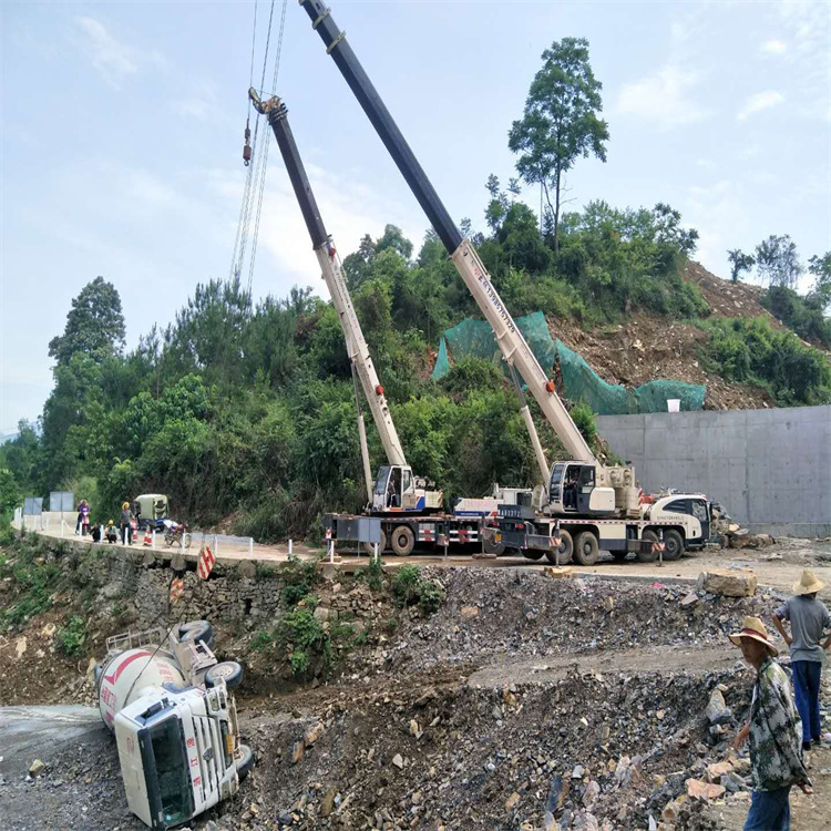 后湖管理区汽车掉沟里叫吊车救援要多少钱